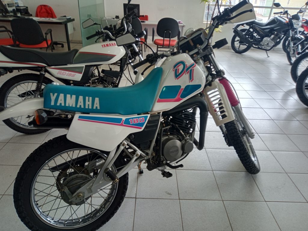 Yamaha DT 180Z 1990 com apenas 4.000 km rodados
